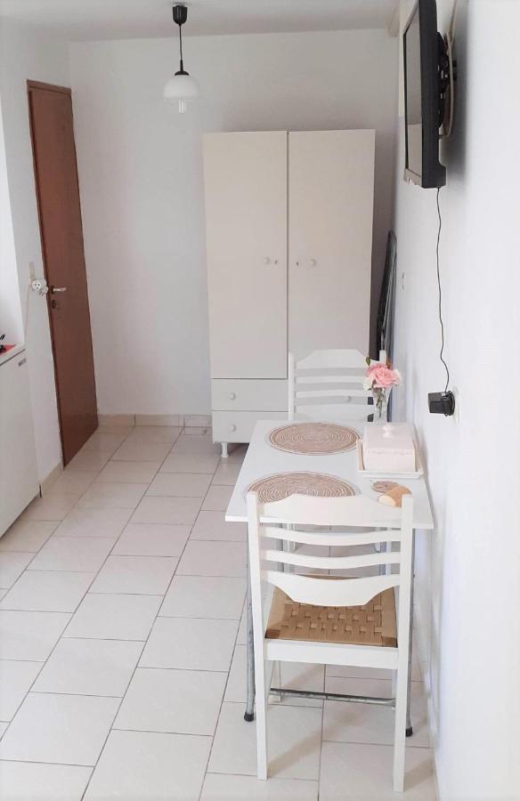 Daphnes Apartments Ratzaklíon المظهر الخارجي الصورة