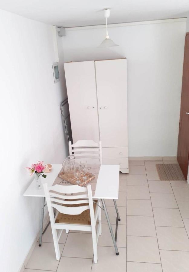 Daphnes Apartments Ratzaklíon المظهر الخارجي الصورة